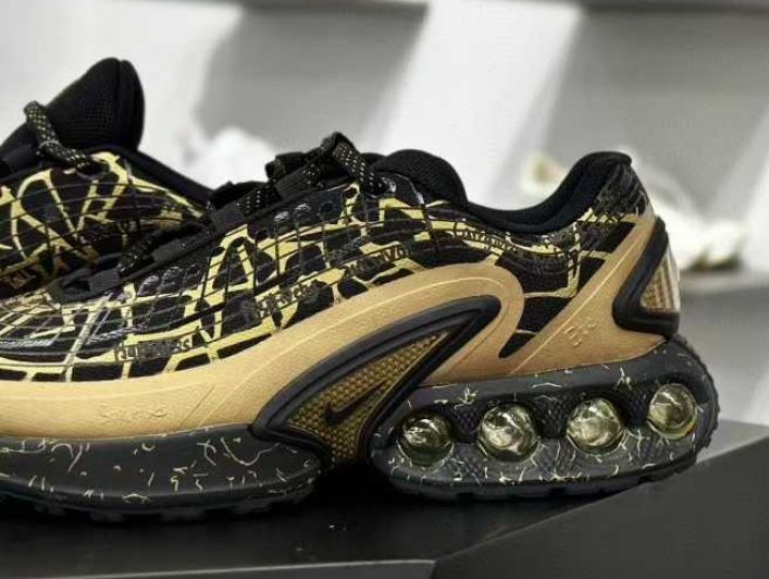 Нови мъжки маратонки Nike Air Max DN Gold