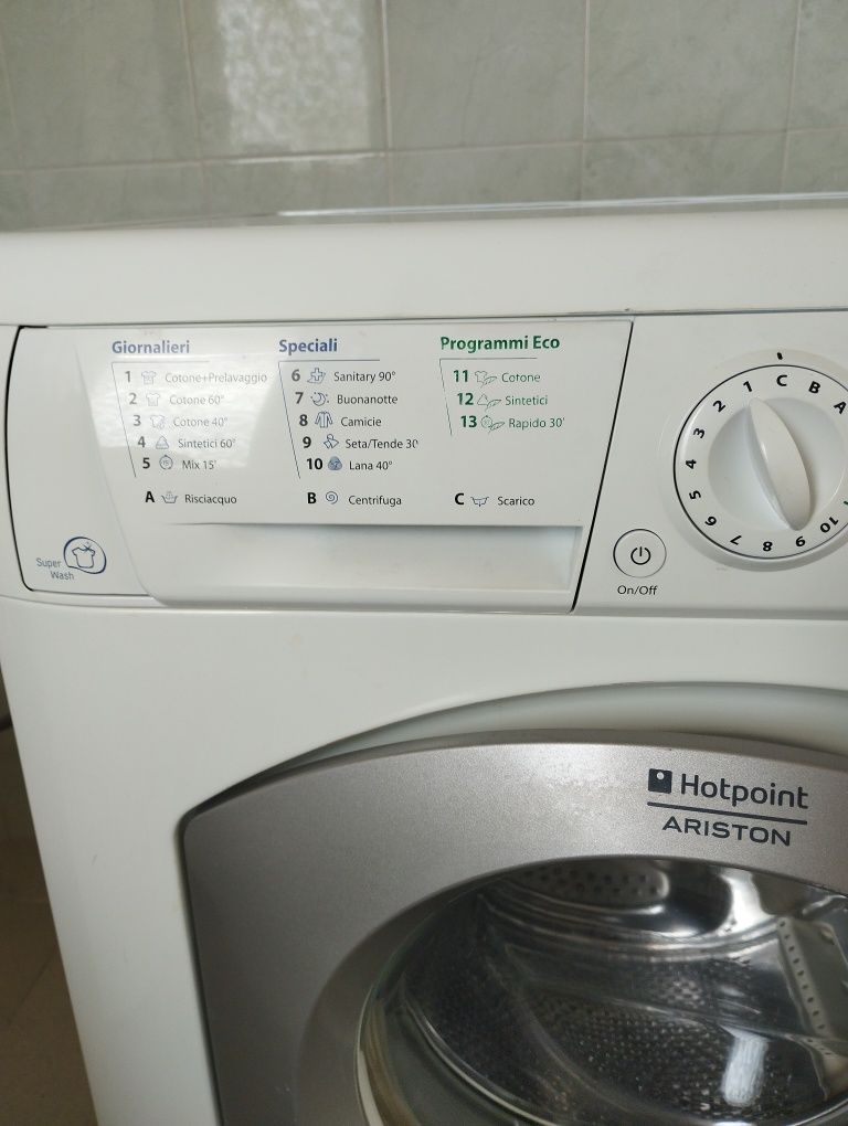 Пералня Hotpoint Ariston безупречно работеща