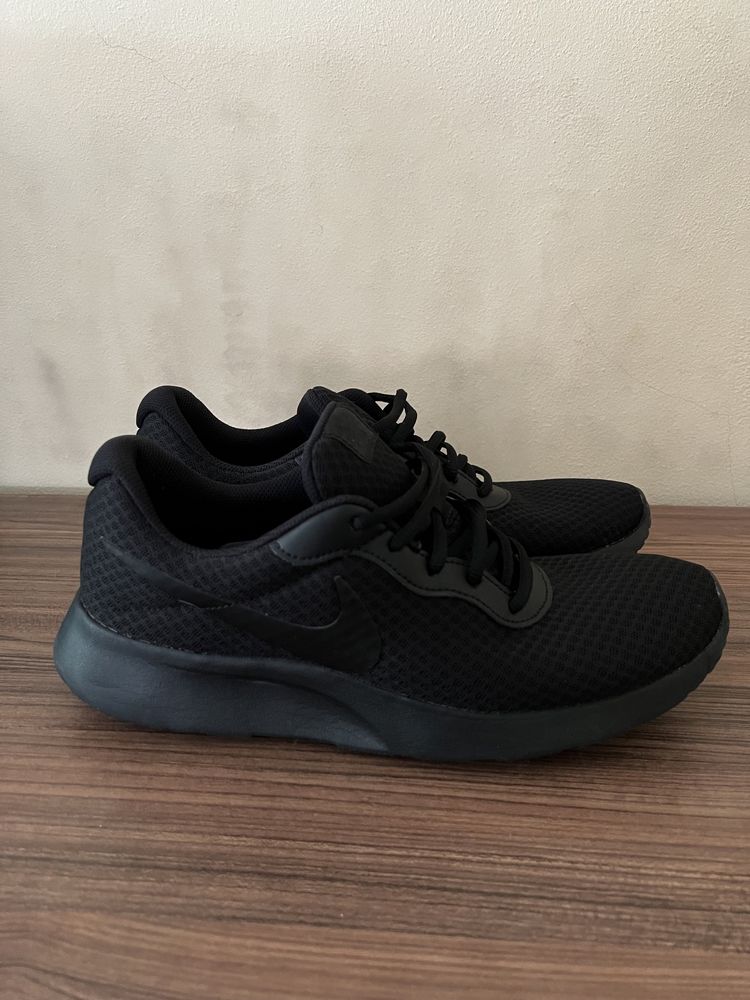 Nike Tanjun all black Оригинални