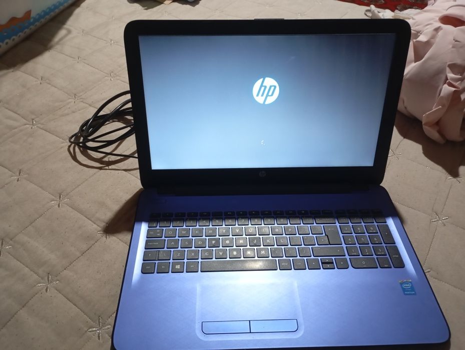 noutbuk sotiladi yangidek zaryadi hali kupga yetadi