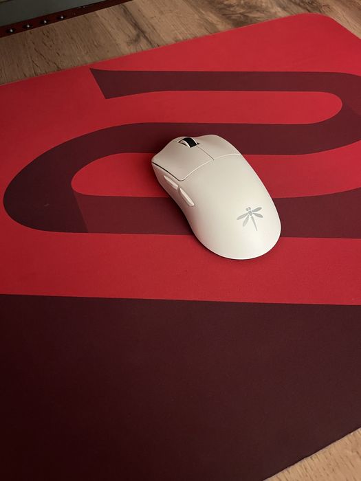 Продам мышь DragonFly F1 Pro и ковёр