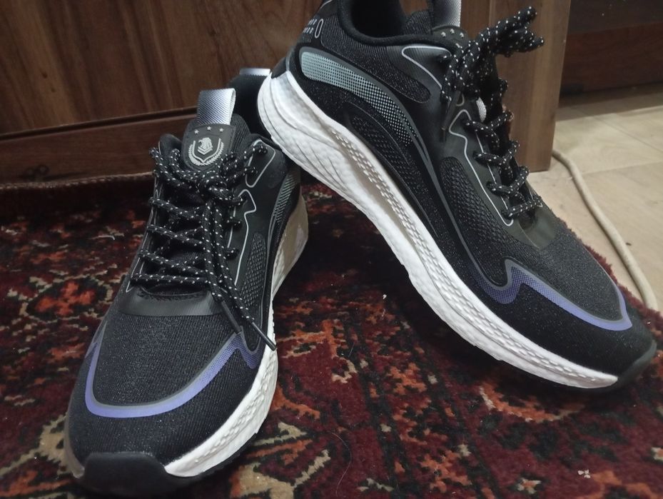 Кроссовки новые не ношенные