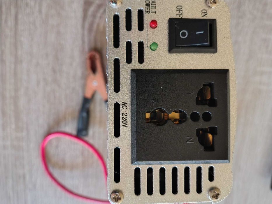 Invertor auto 1000W Belttt 12V – 230V AC, 220V