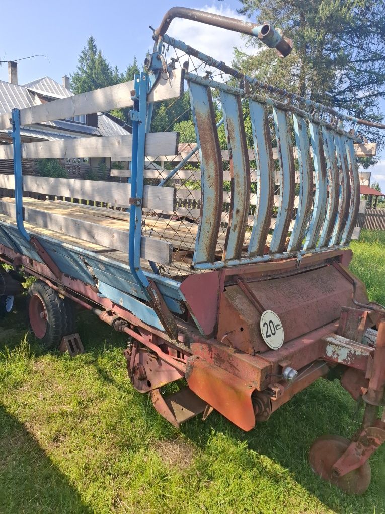 Utilaje. Greble adunat împrăștiat fin