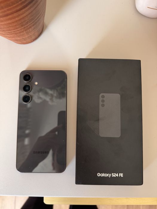 Телефон новый Galaxy S24 FE