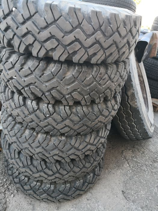 245 R 16 цола гуми за джип maloya