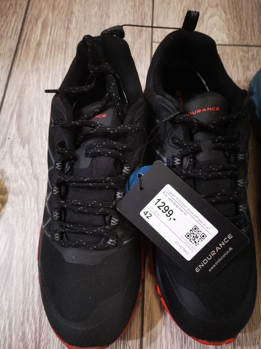 Adidasi impermeabili pentru drumeții Endurance