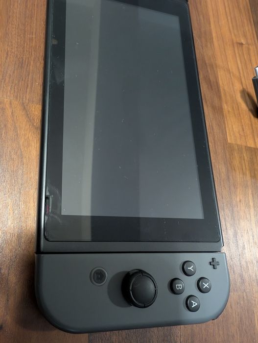 Nintendo Switch 1 + Super Mario Odyssey