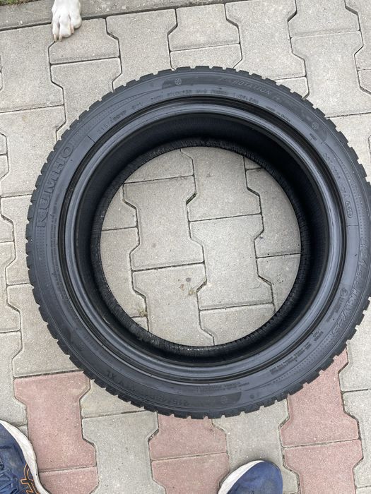 Vand 1 bucata anvelopa iarna Kumho, 215/45 R17