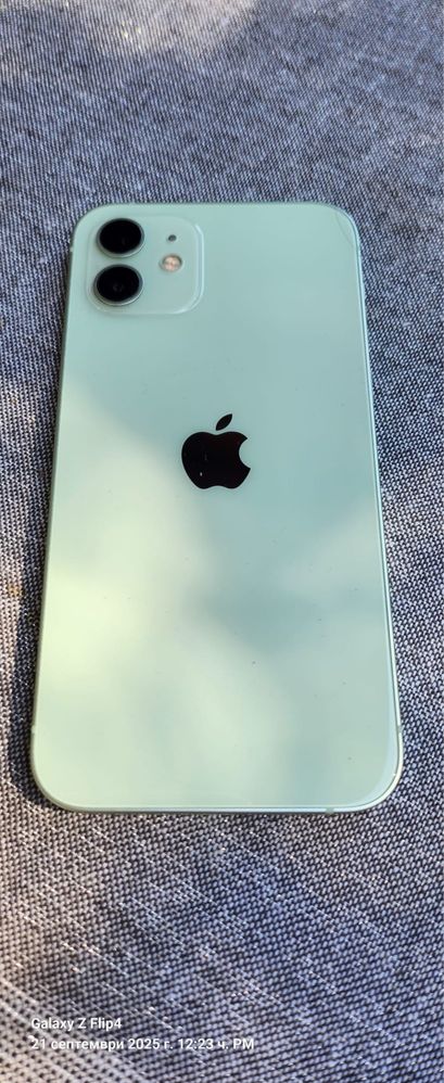 iPhone12 64GB много запазен