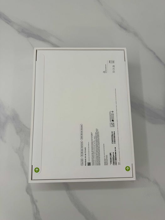 Macbook Air, M4, 13 inch, 16GB RAM, *SIGILAT*