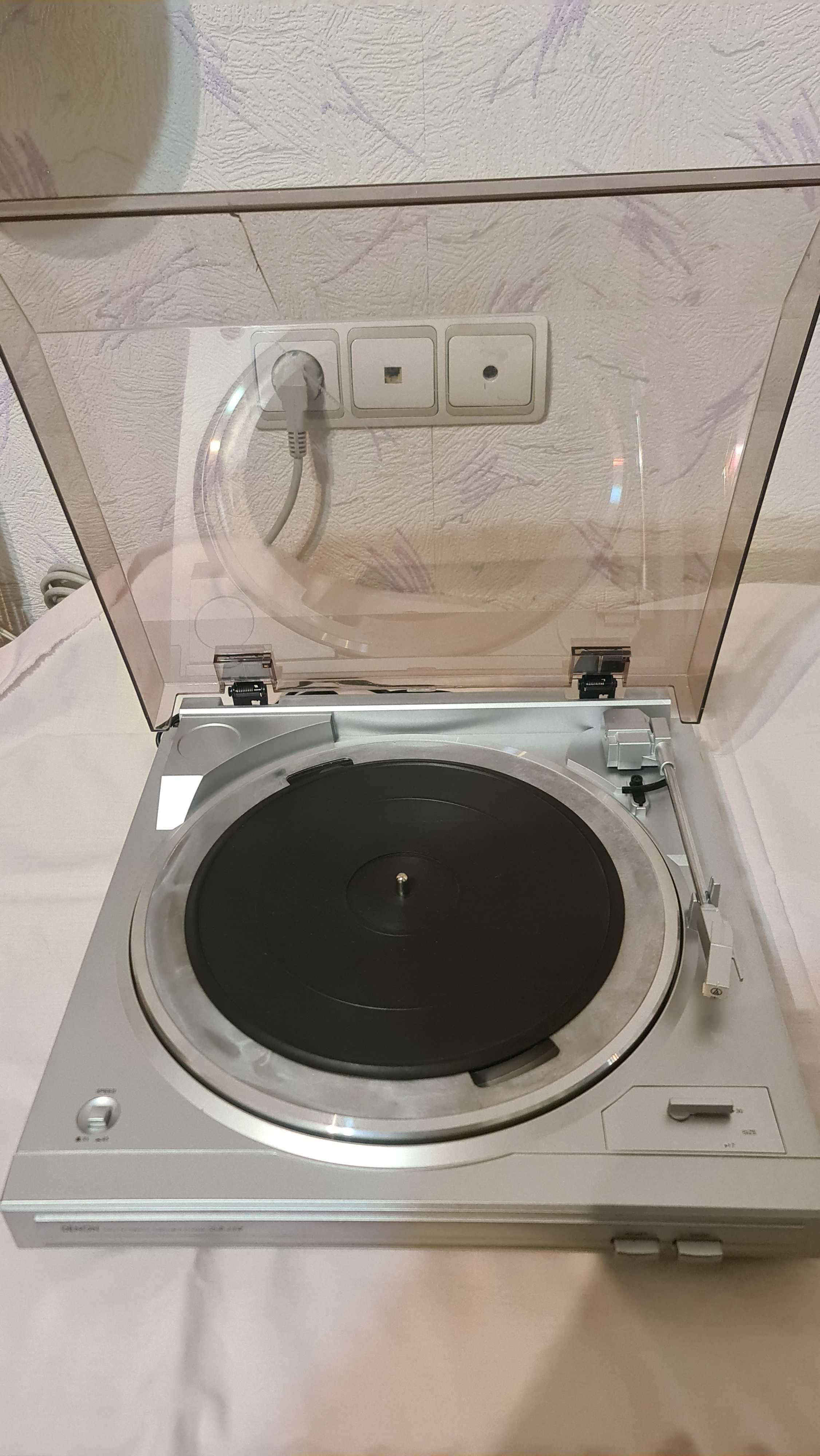 Проигрыватель винила Denon DP-29F