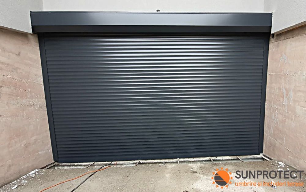 Uși de garaj tip Rulou din Aluminiu lamele de 55 mm și de 77 mm.