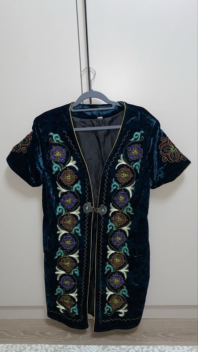 камзол зеленого цвета