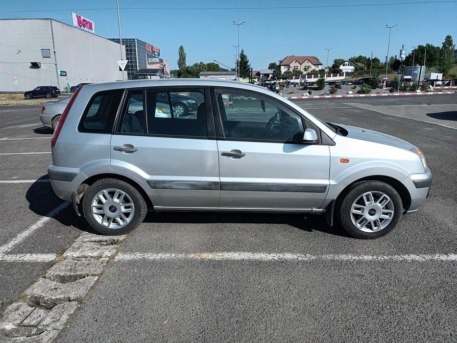 Ford fusion 1.4 tdci Vand sau schimb cu SUV defect