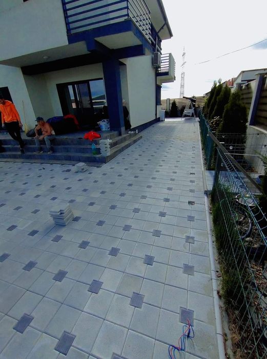 Fabricam pavaje si pavele model 40x40 02 Montaj bordura dale rigole