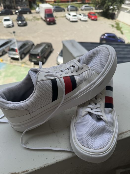Обувки Tommy Hilfiger