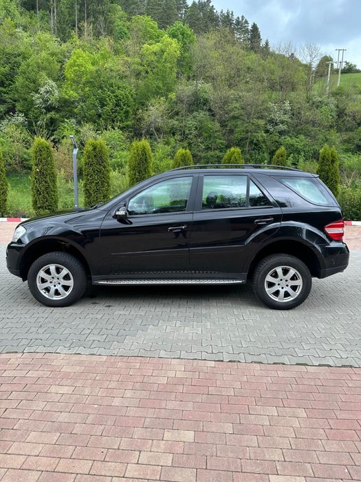 Dezmembrez mercedes ml320