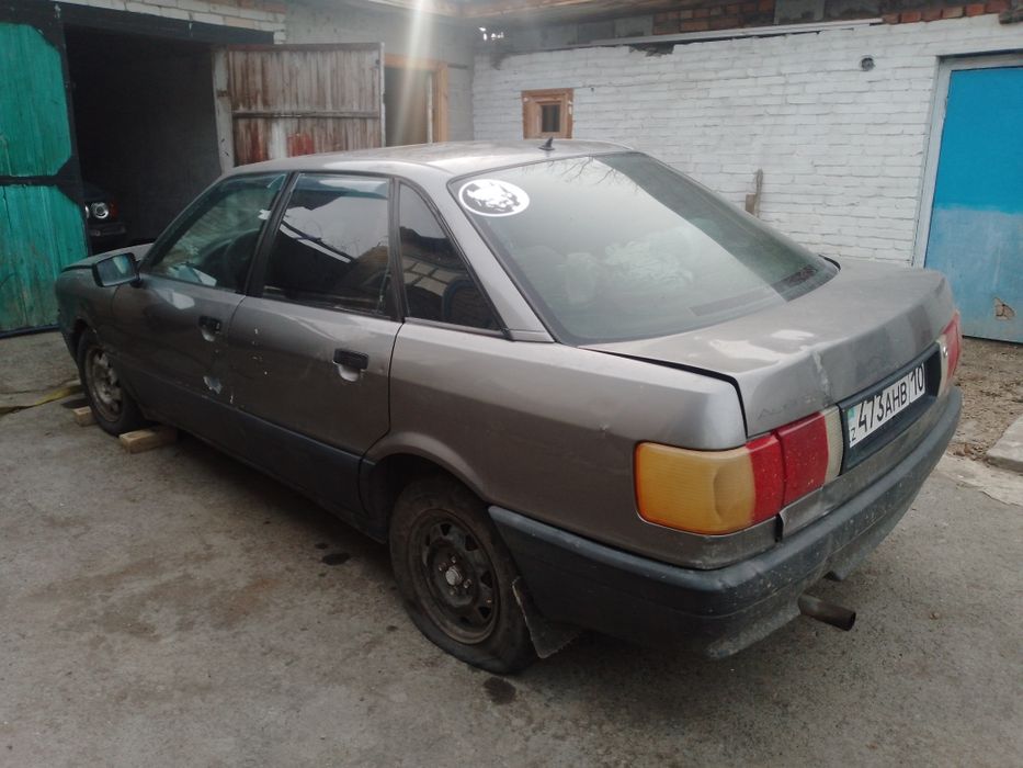 Ауди 80 по запчастям.
