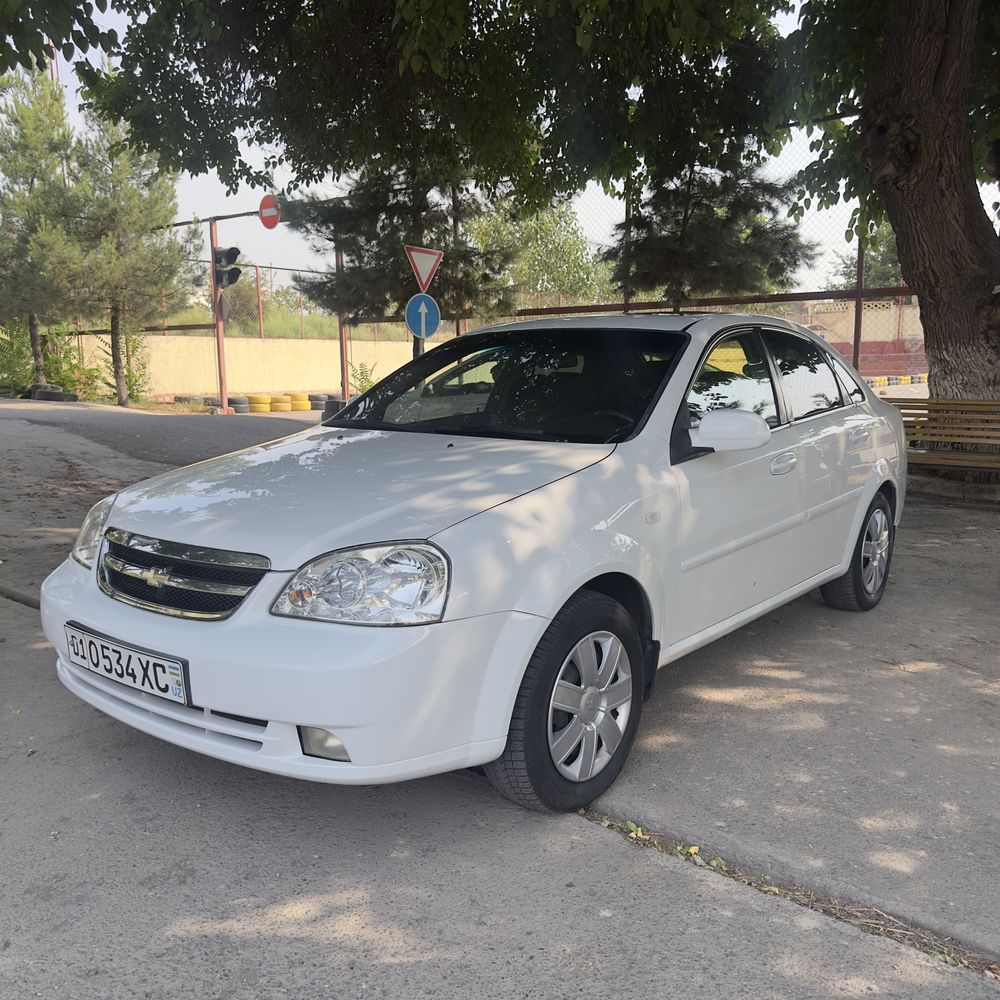 Lacetti 1.6 avtamat 2012 polni navarot