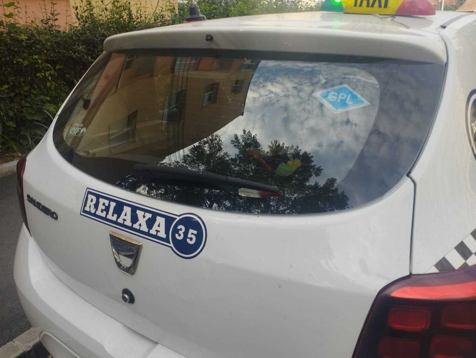 Vând firmă taxi cu mașină