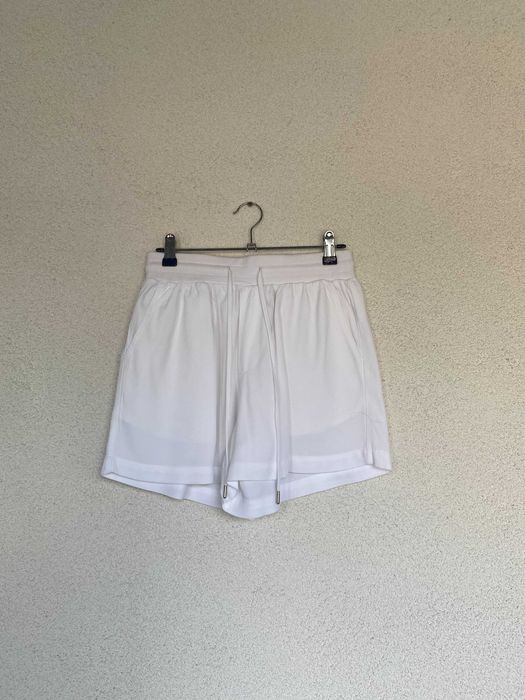 Pantaloni scurti albi, S/36, bumbac, nou