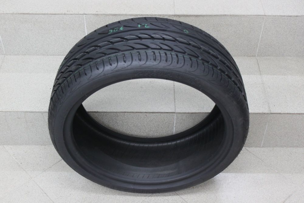 225/35-18 Pirelli