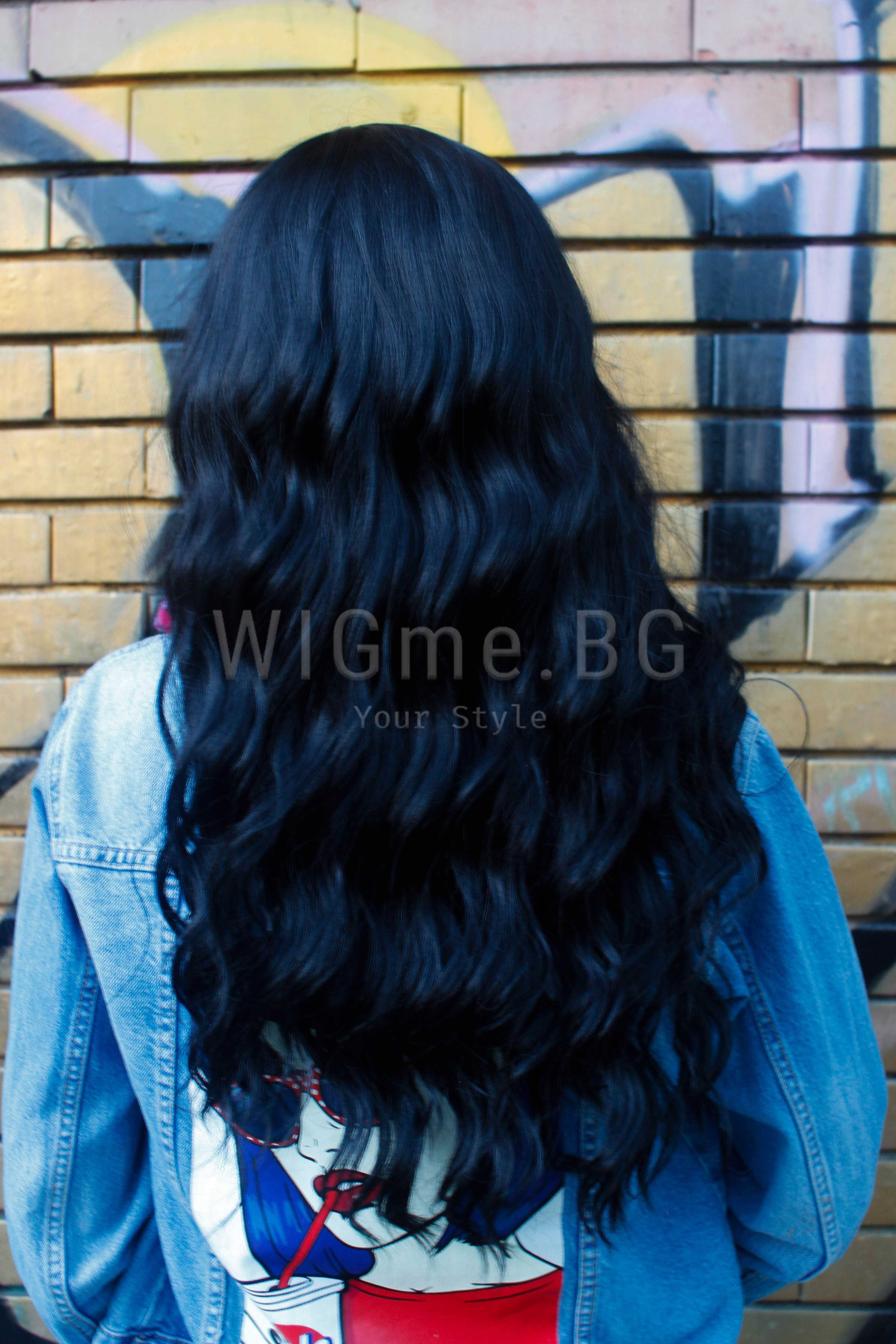 Дълга на вълни черна перука с бретон Мег