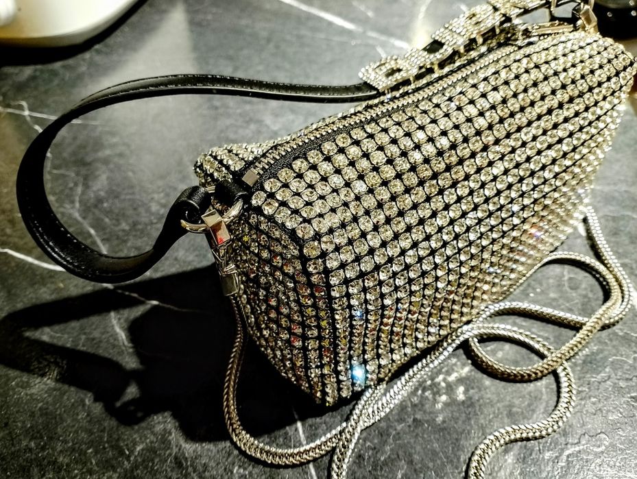 Продам женскую сумочку