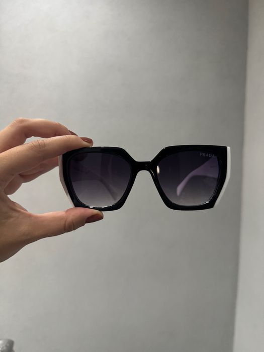 Слънчеви очила Prada