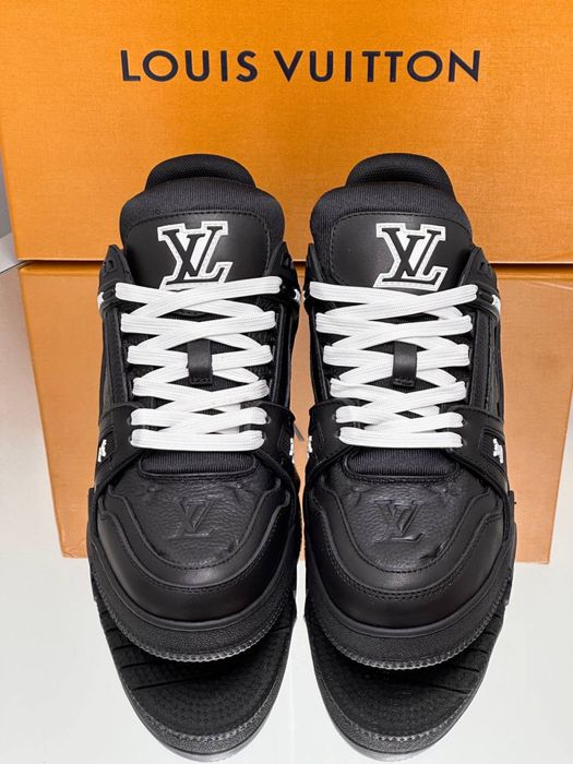 Adidasi Louis Vuitton