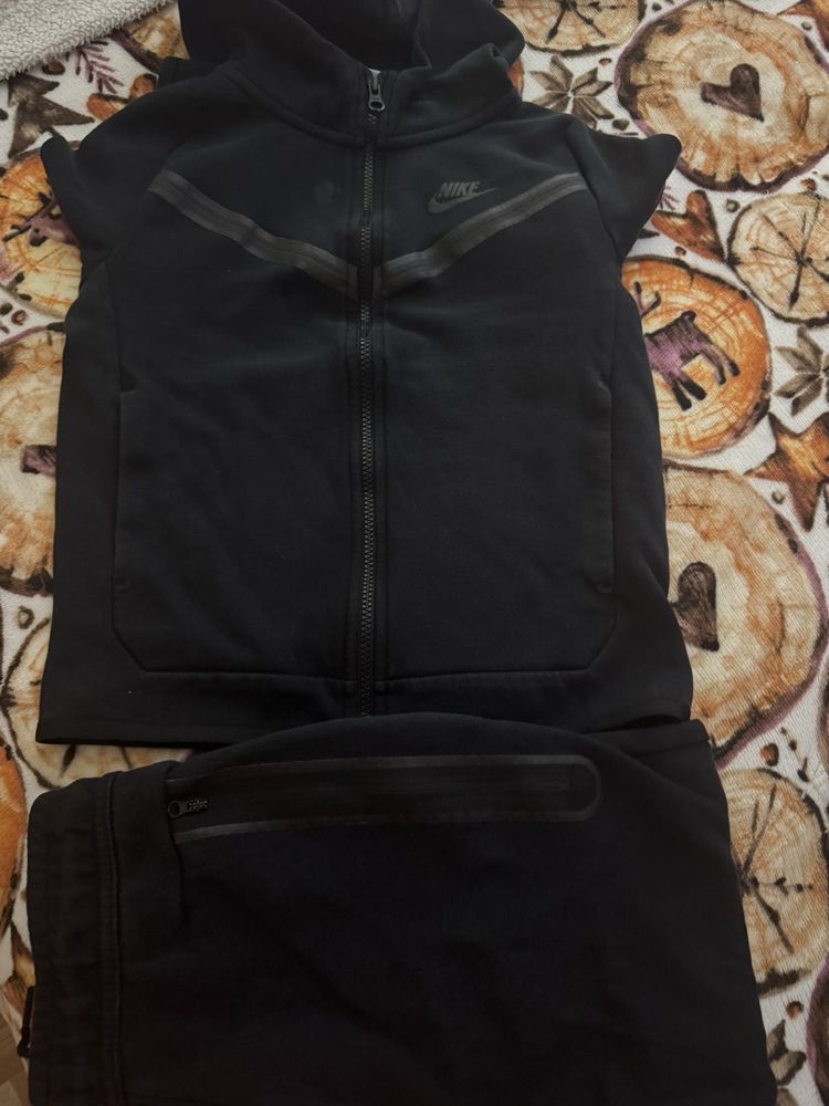 Детски анцунг Nike Tech Fleece