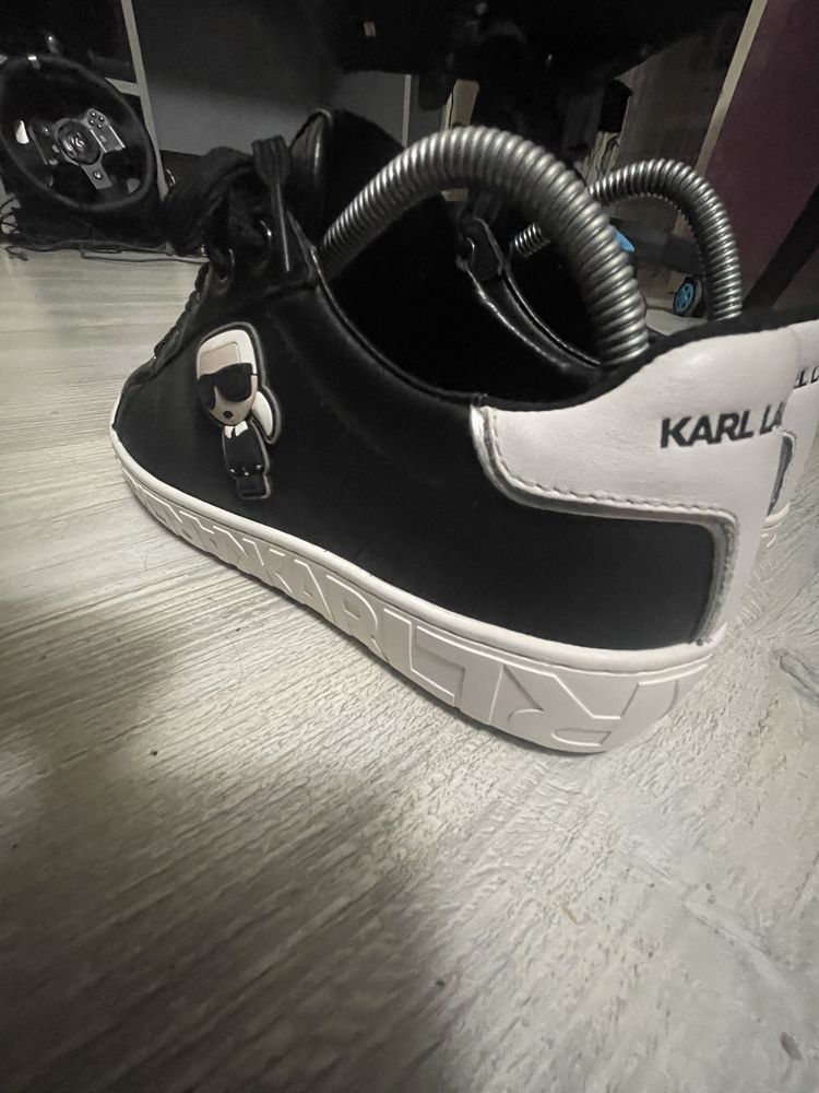 Adidasi Karl Lagerfeld eleganti din piele naturala!