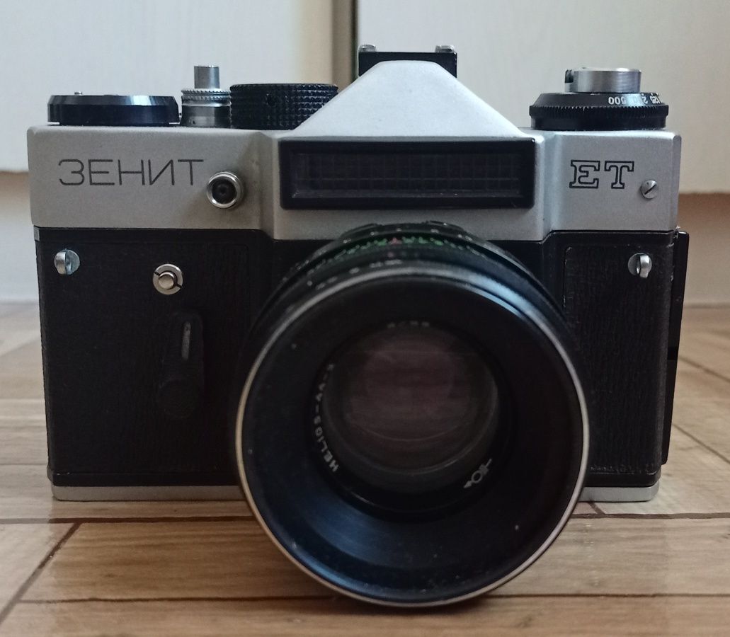 Фотоаппараты «Зенит-ЕТ» с объективами «Гелиос-44-2»