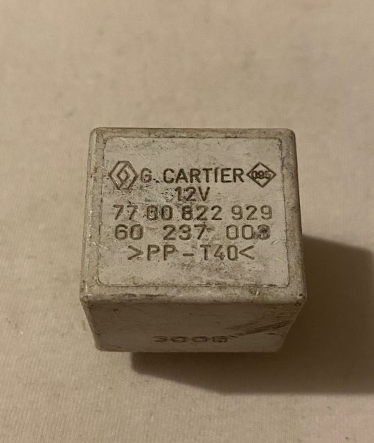 Releu 7700822929 Renault Safrane prima generatie