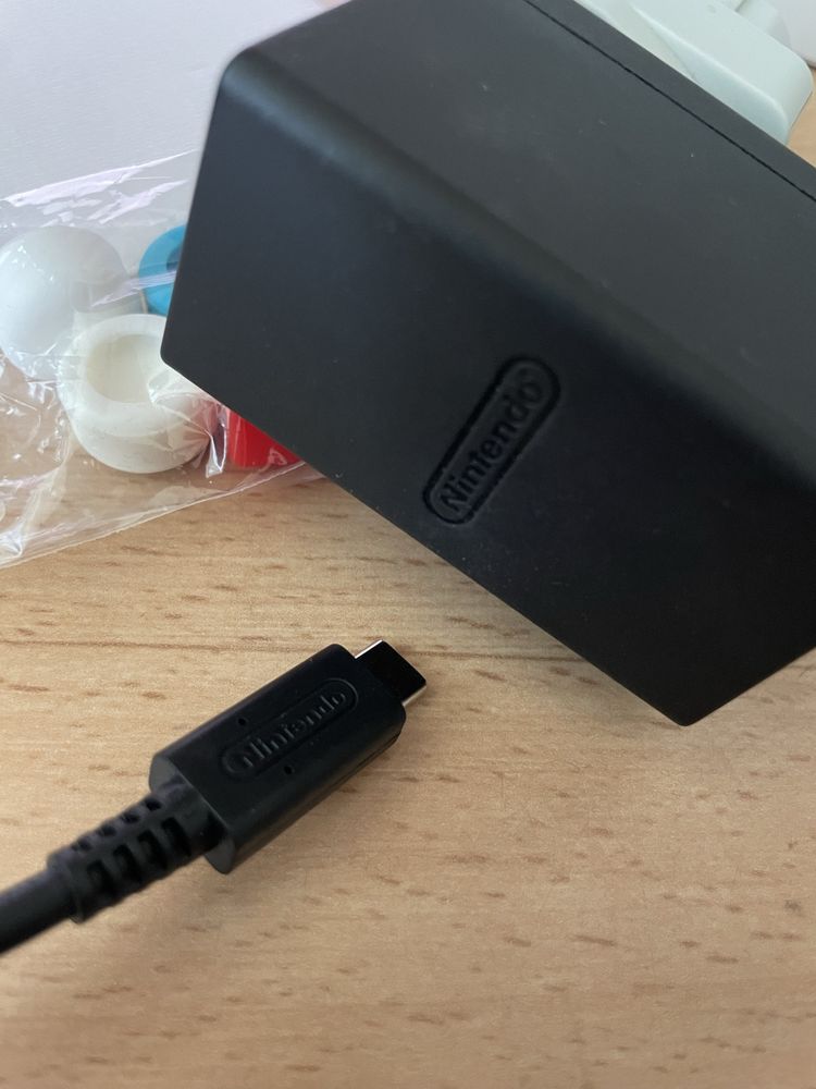 Nintendo Switch OLED 64GB запазено състояние
