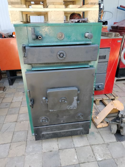 Vând bidoane plastic de la 1000/la 3000 litri.