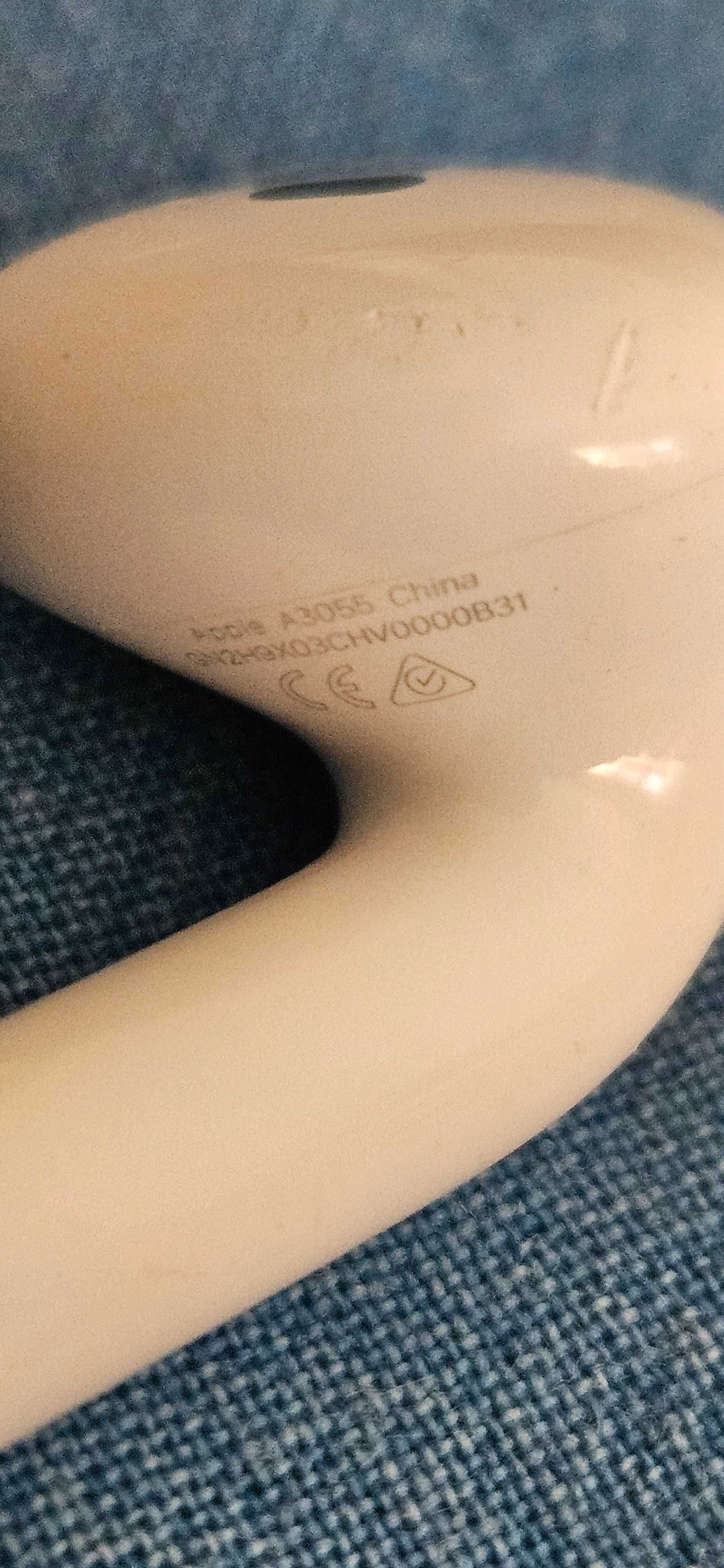 Продавам дясна слушалка Apple Airpods 4 anc