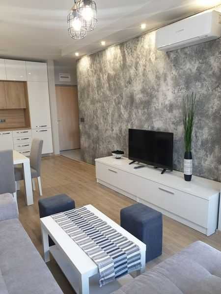 Дава се под наем Двустаен апартамент в София, Гео Милев - 70 кв.м за 484.5 € - Снимка #1