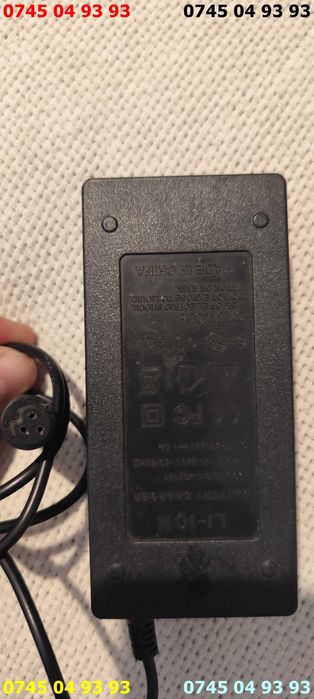 alimentator incarcator 42v 1.5A mufa cu 3 pini functional