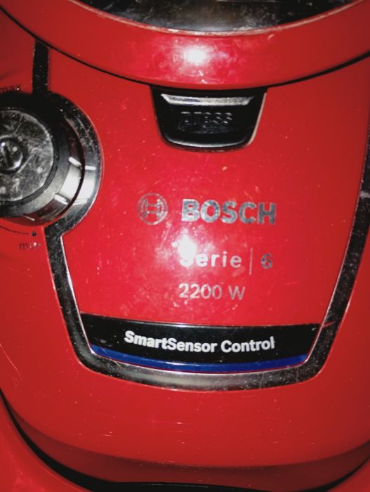 Пылесос Bosch работает