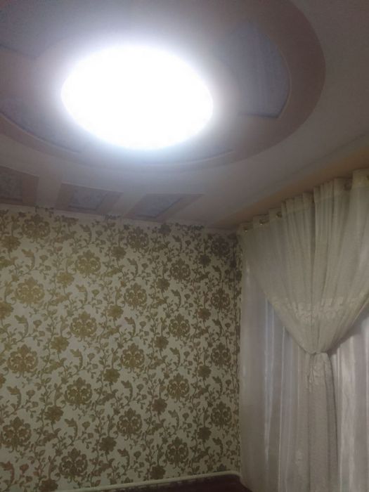 Кичик ховли сотилади