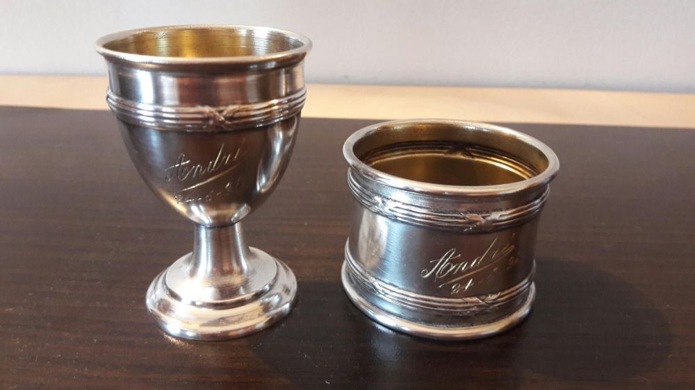 Set pentru botez copil : Inel pentru șervețel și pahar in cutie