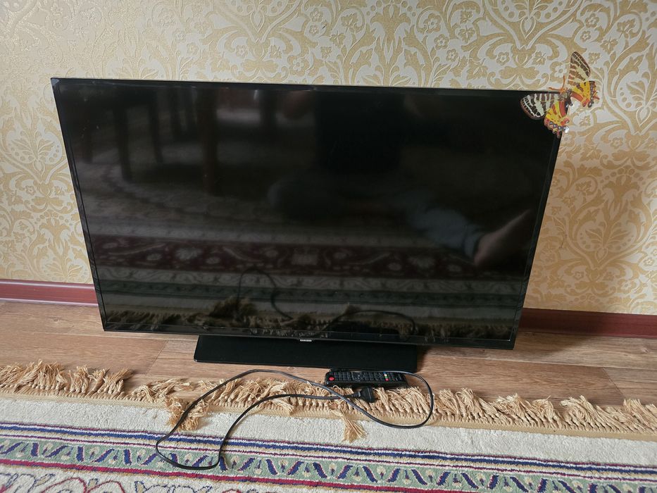 Телевизор SAMSUNG 102