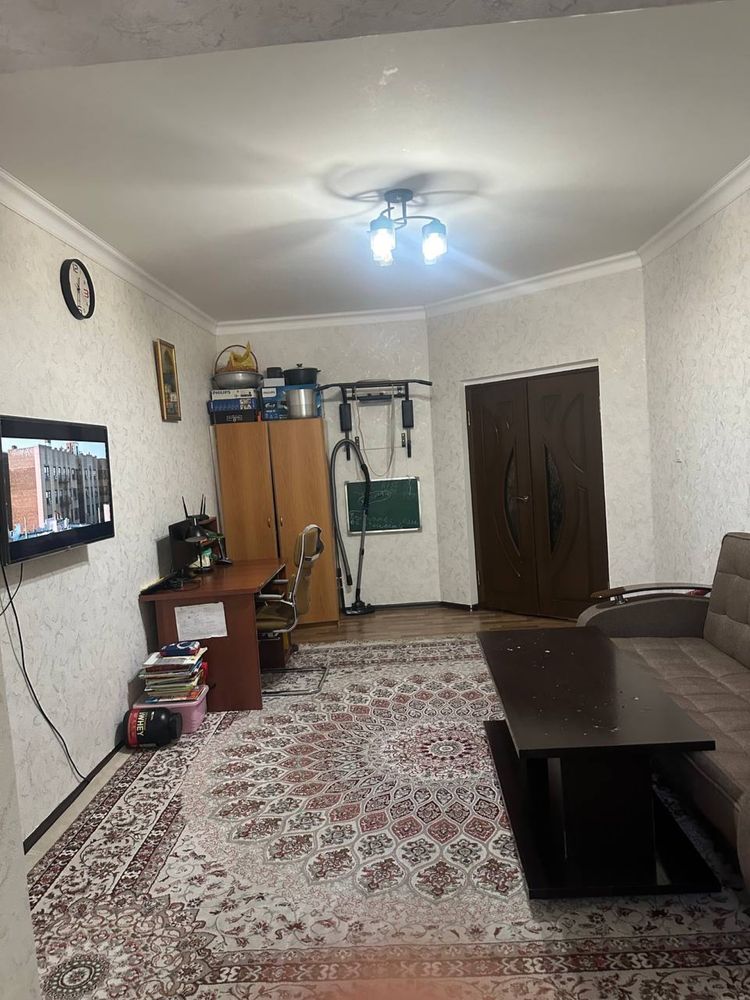 Продается квартира, переделана из 2-комнатной в 3-комнатную.
