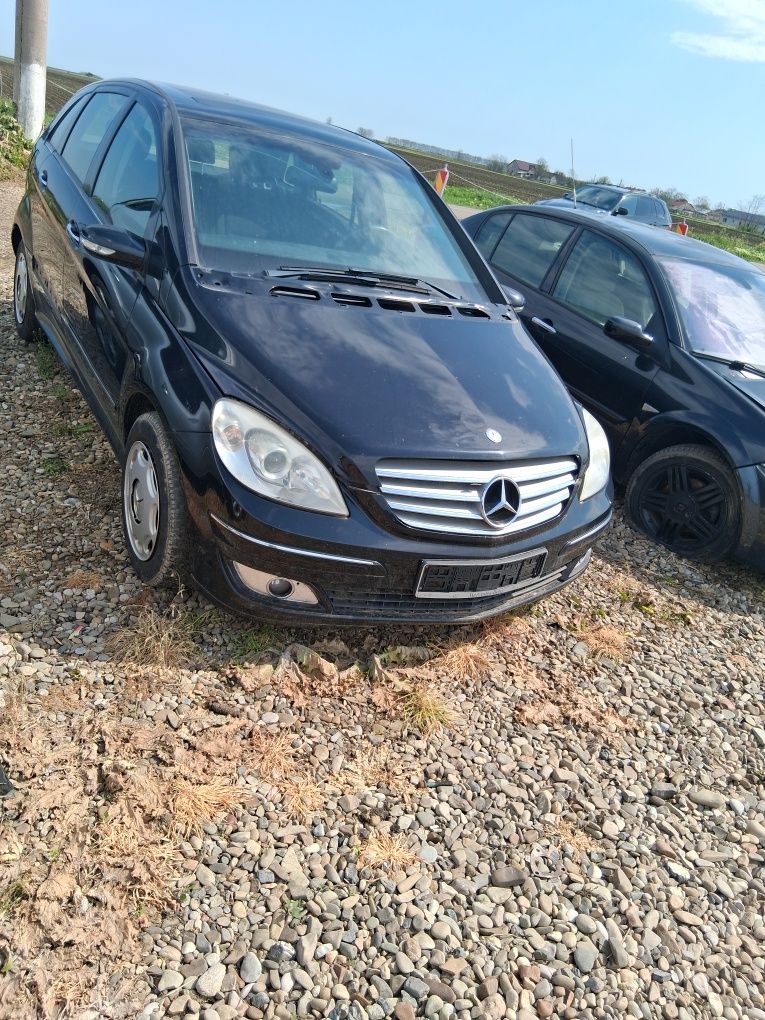 Dezmembrez Mercedes-Benz b klass1.6