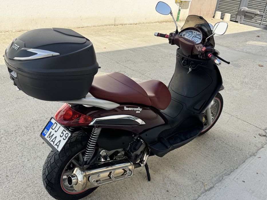 Vand Piaggio Beverly 500! Impecabil