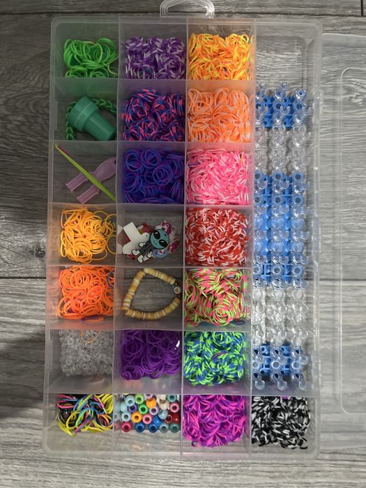 Комплект с ластици за плетене на гривни