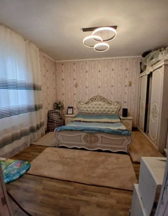 Продам спальный гарнитур