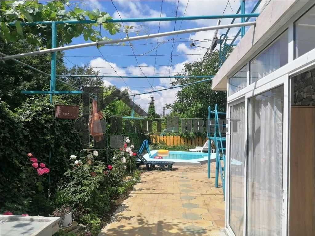 продавам къща местност под язовира